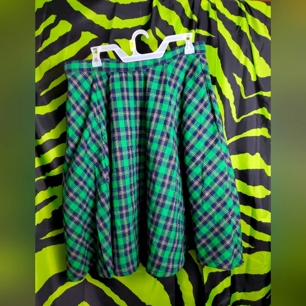 Sourpuss Green/Navy Plaid skirt. With Pockets! XL